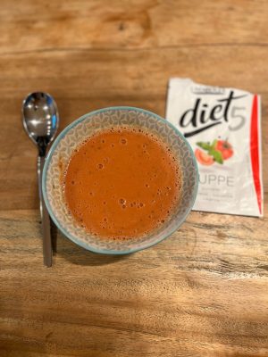 Die diet5-Suppe Tomate Basilikum bringt Ernährungsexperte Ralf Bohlmann ins Schwärmen.